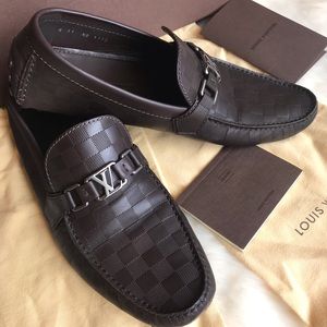 Authentic /Men’s Louis Vuitton shoe